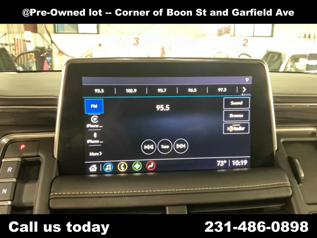 Used 2021 WHITE FROST TRICOAT GMC SLT image 23