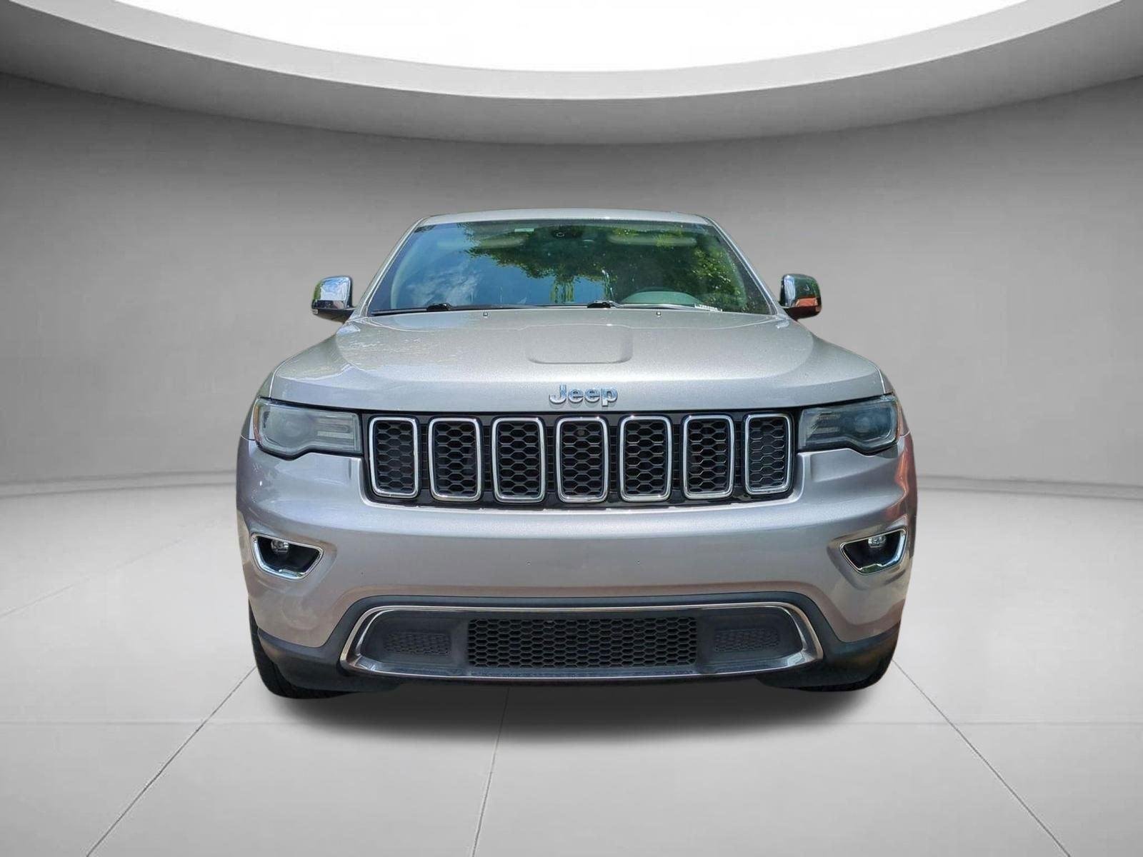 Used 2017 Billet Silver Metallic Clearcoat Jeep Limited image 2