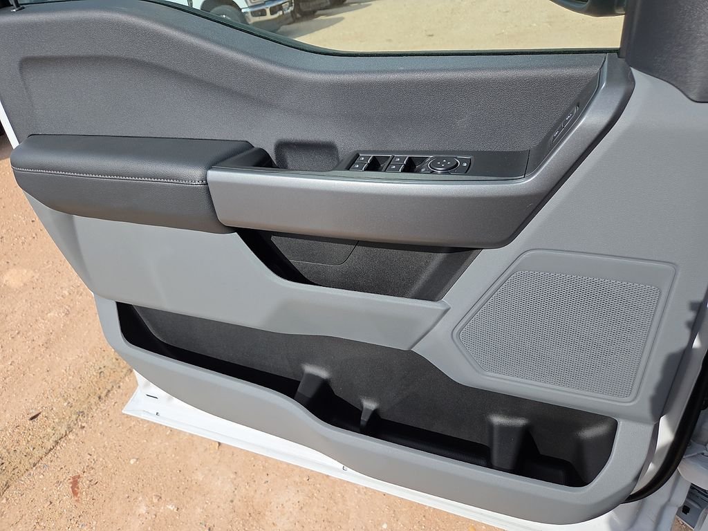New 2026 Oxford White Ford F-350® XL image 19