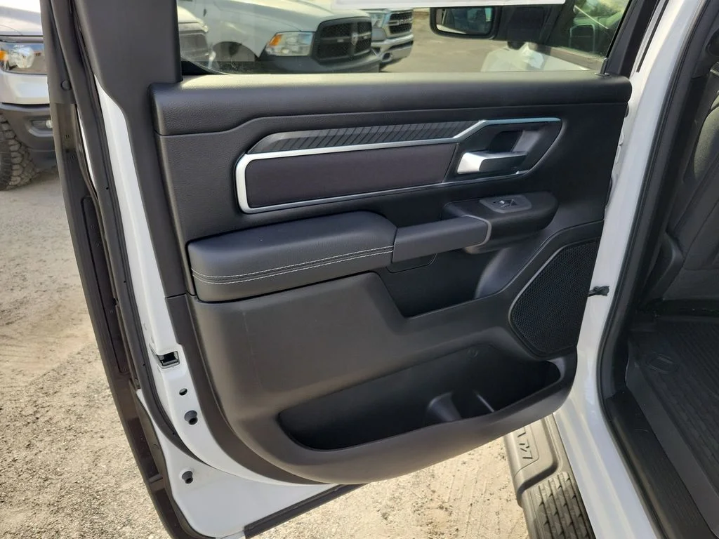 New 2026 Bright White Clear-Coat Exterior Paint RAM Big Horn/Lone Star image 26
