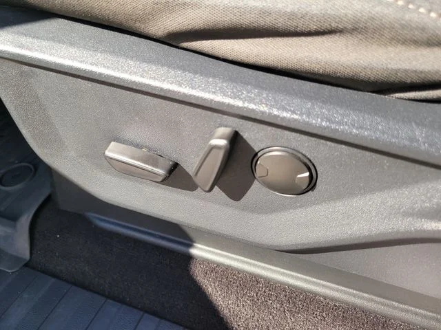 Used 2022 Gray Ford XLT image 21
