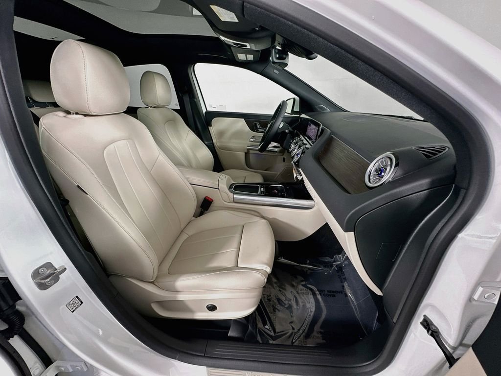 New 2026 Polar White Mercedes-Benz GLA 250 image 28