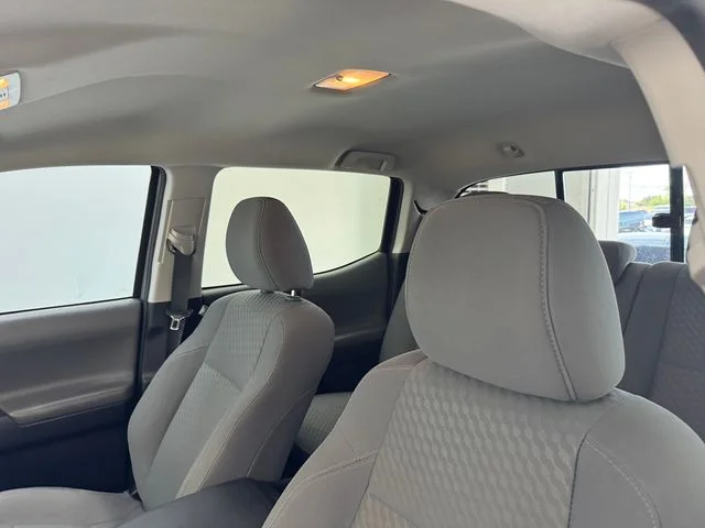 Used 2020 Cement Toyota SR5 image 4