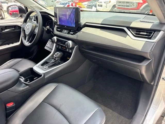 Used 2023 Silver Toyota XLE Premium image 15