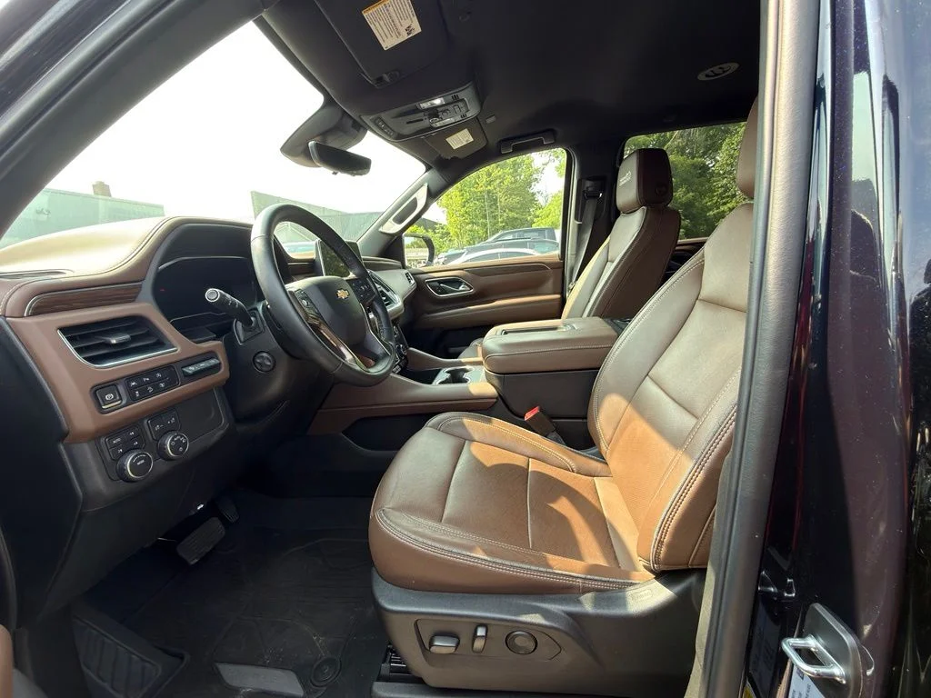 Used 2024 Blue Chevrolet High Country image 2