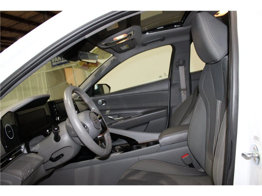 Used 2021 Quartz White Hyundai SEL image 10