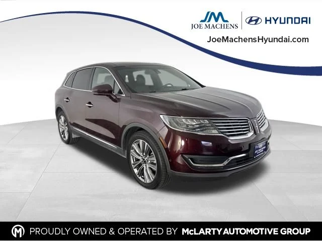 Used 2018 Red Lincoln Reserve image 2