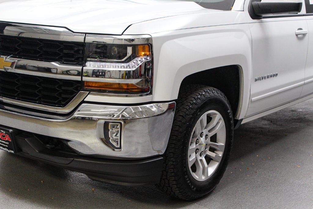 Used 2018 White Chevrolet LT image 5