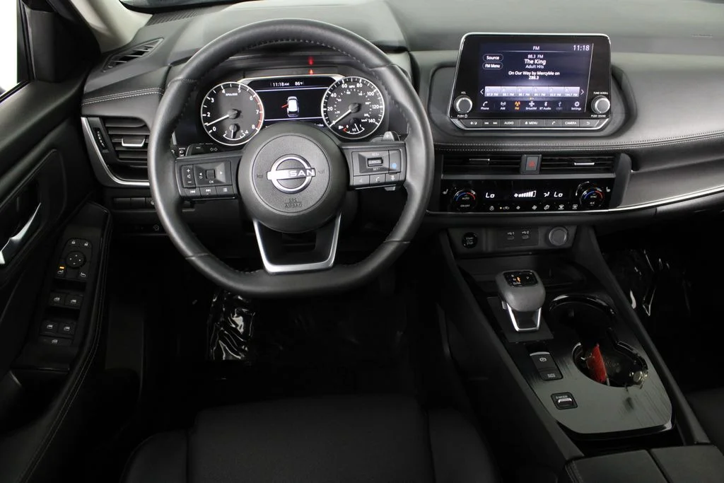 2024 Nissan Rogue SV - Photo 7
