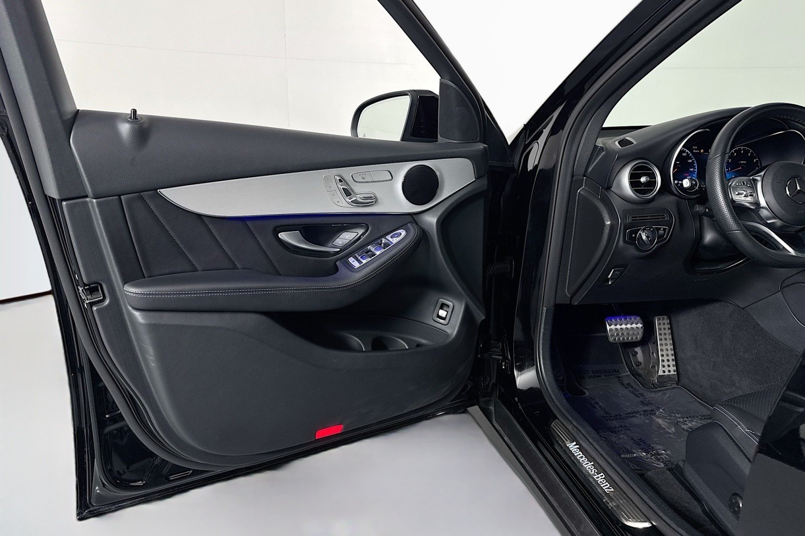 Used 2022 Graphite Grey Metallic Mercedes-Benz 300 image 22