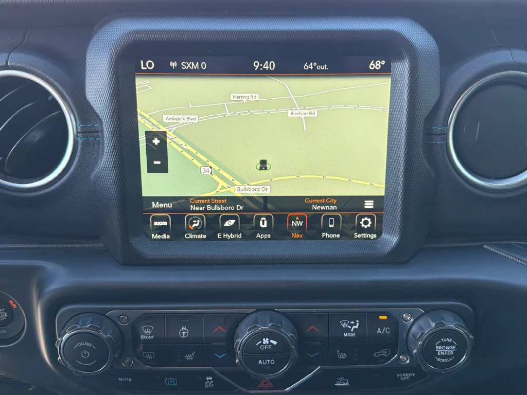 Used 2022 White/off-white Jeep Unlimited Rubicon 4xe image 28
