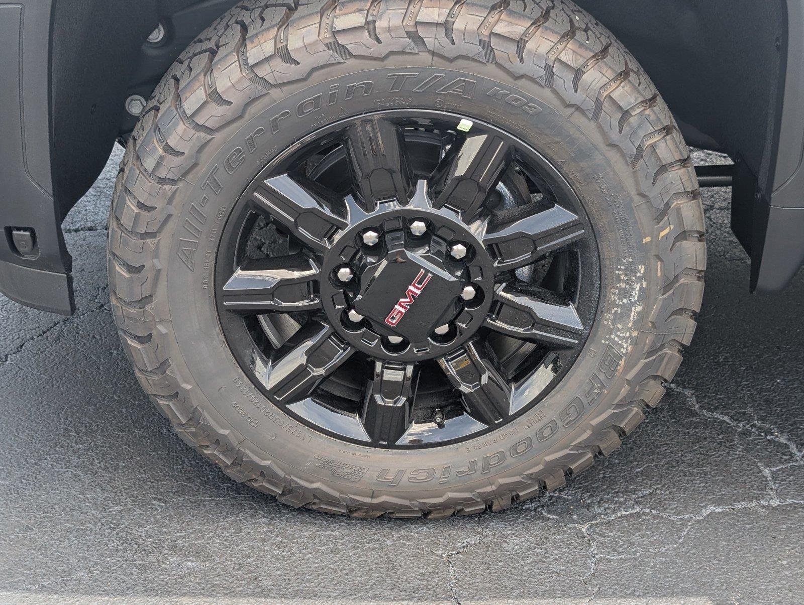 New 2026 Summit White GMC AT4 image 10