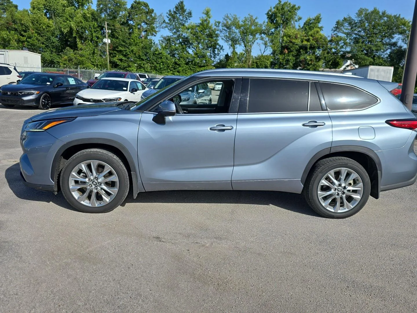 Used 2021 Moondust Toyota Platinum image 9