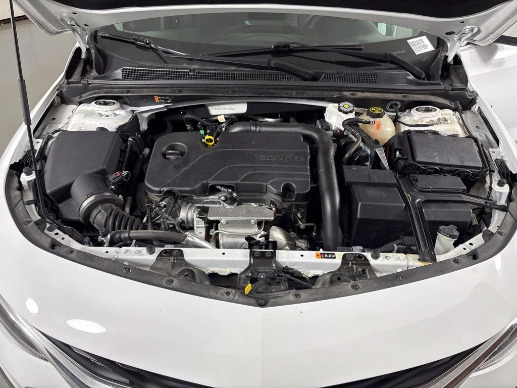 Used 2024 White Chevrolet LT image 34