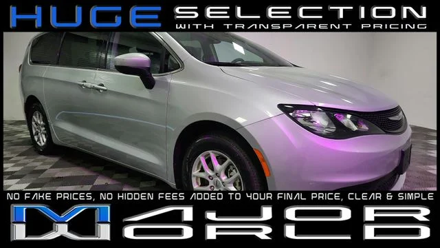 2023 Chrysler Voyager LX's photo