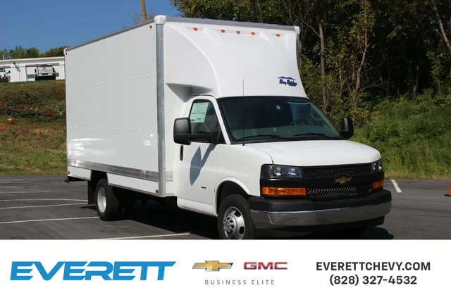 2025 Chevrolet Express Cutaway 3500 1WT
