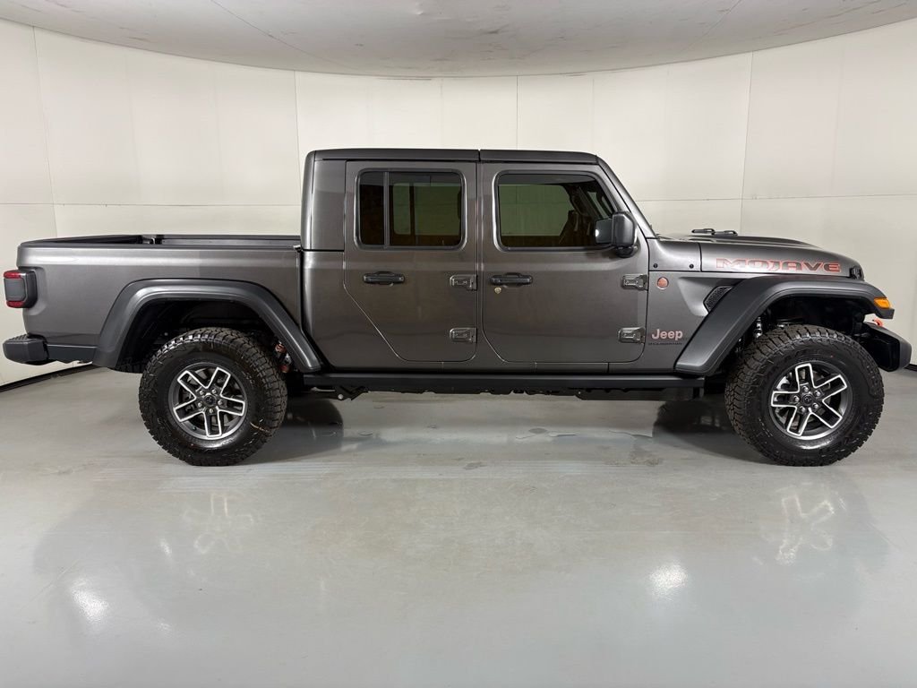 New 2026 Granite Crystal Metallic Clearcoat Jeep Mojave image 9
