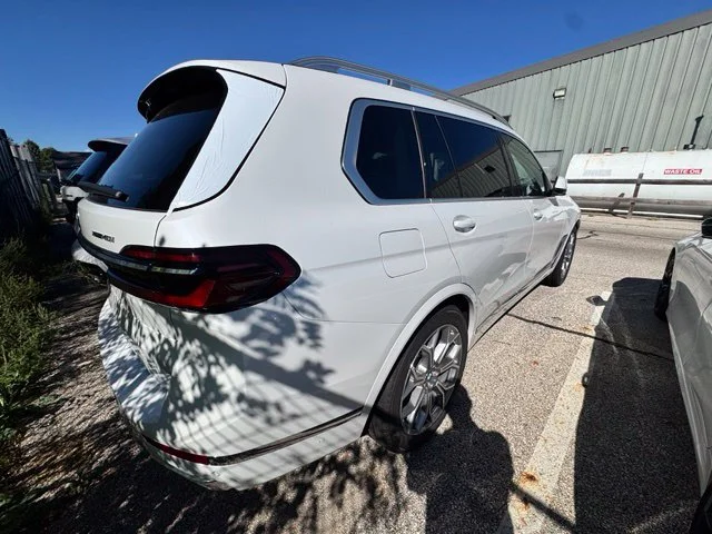 New 2027 White BMW xDrive40i image 6