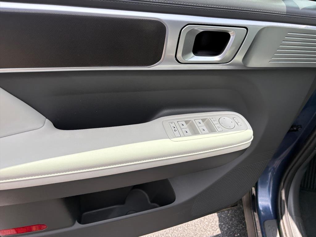 Used 2025 Atlantis Blue Hyundai SEL image 21