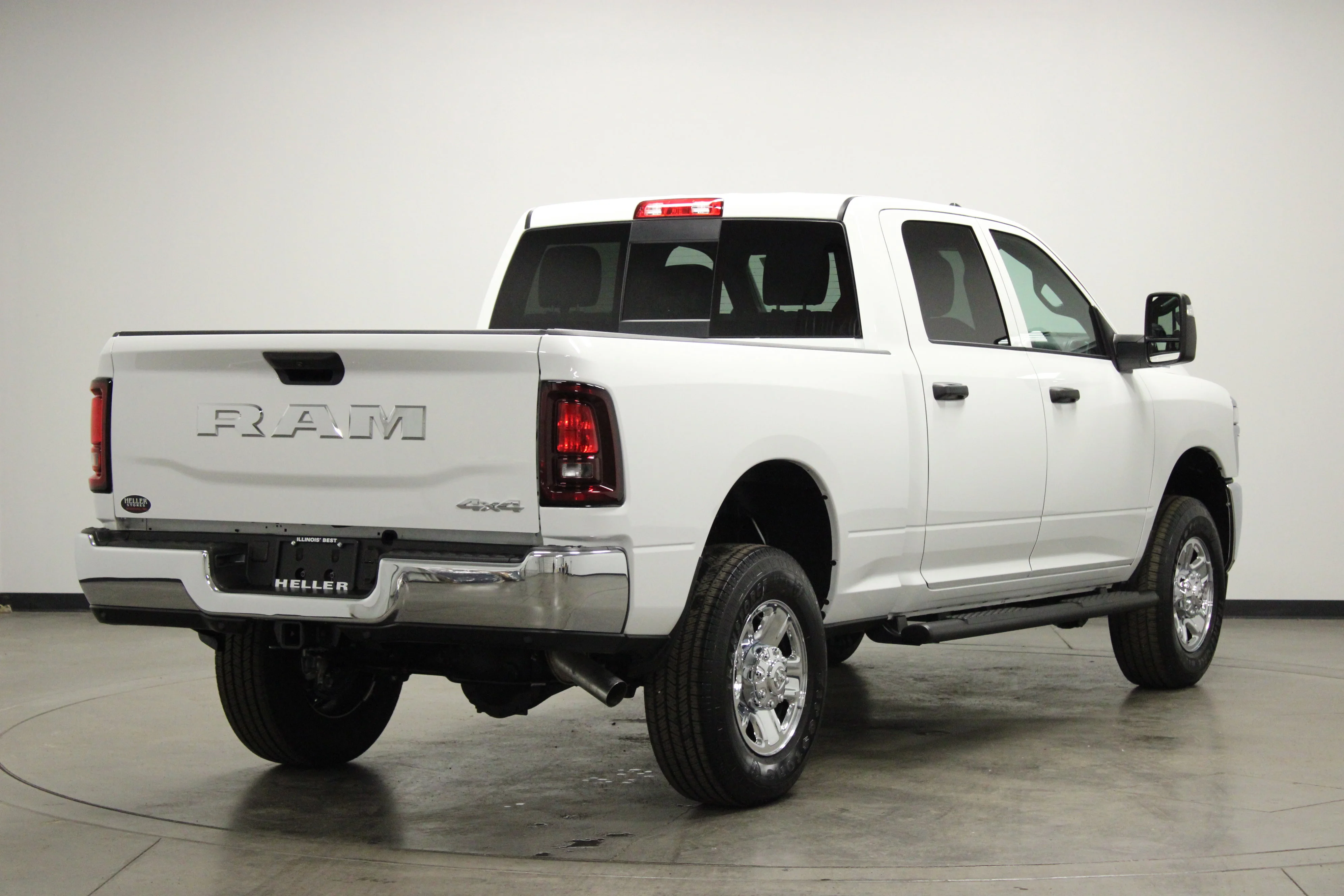 New 2026 Bright White Clear-Coat Exterior Paint RAM Tradesman image 8