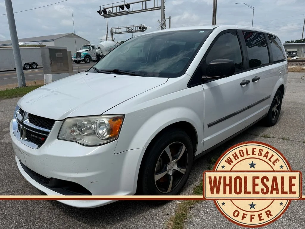 Used 2016 White Dodge AVP image 1