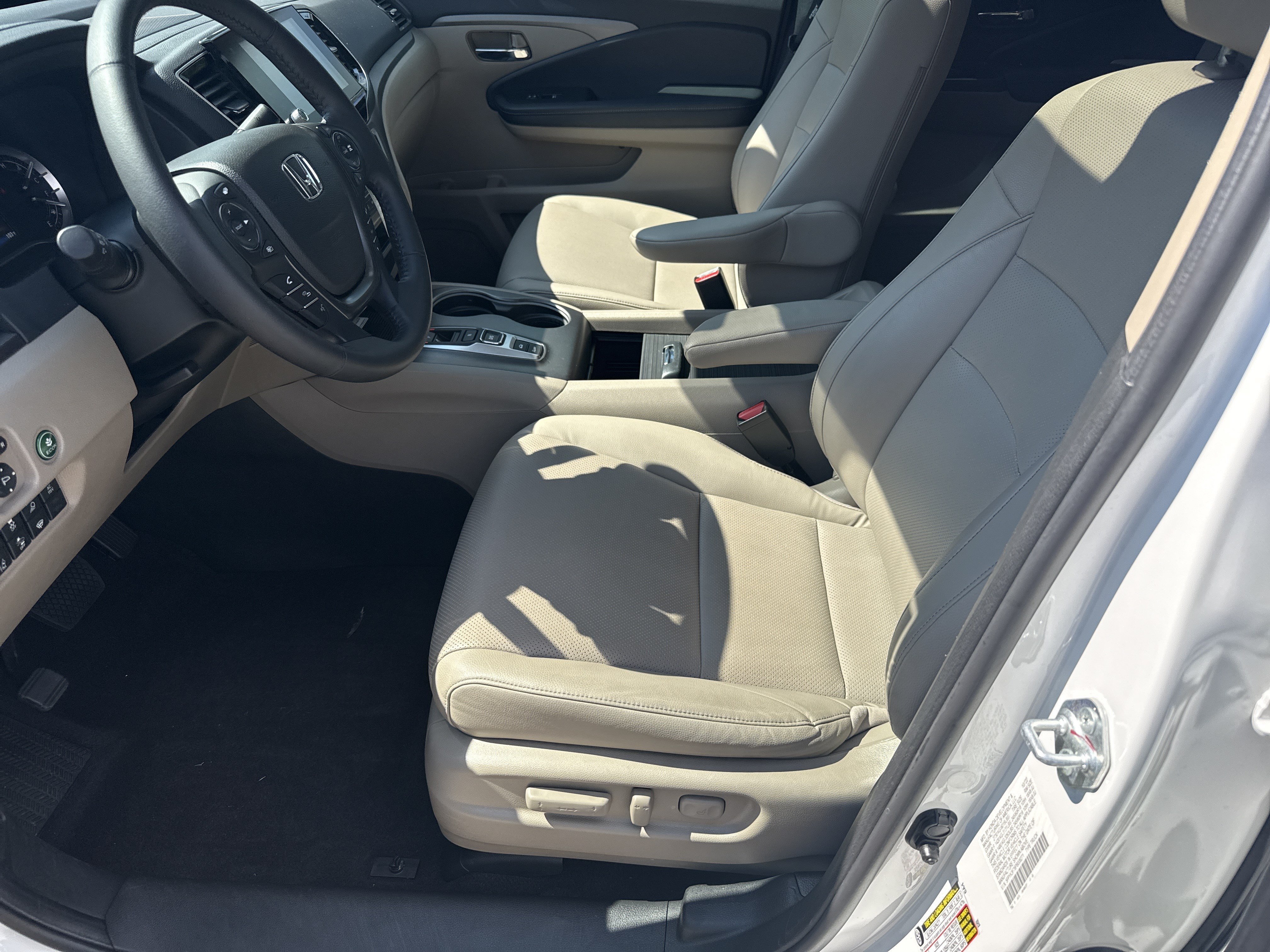 Used 2023 White Honda RTL-E image 9