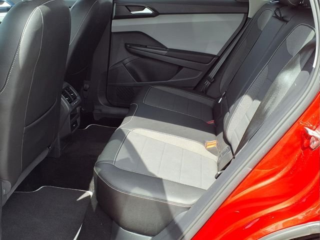 Used 2023 Red Volkswagen 1.5T SE image 13