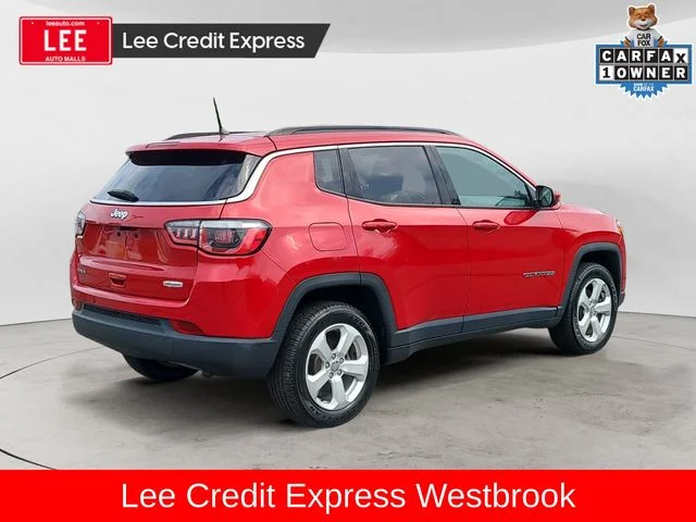 Used 2018 Redline Pearlcoat Jeep Latitude image 5