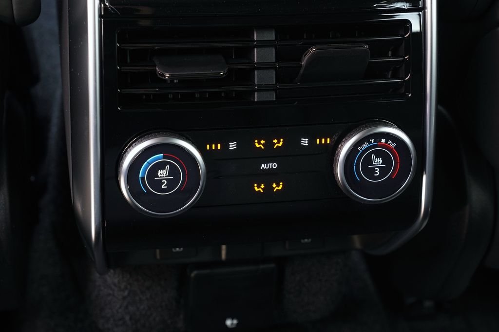 New 2026 Santorini Black Land Rover SE image 39