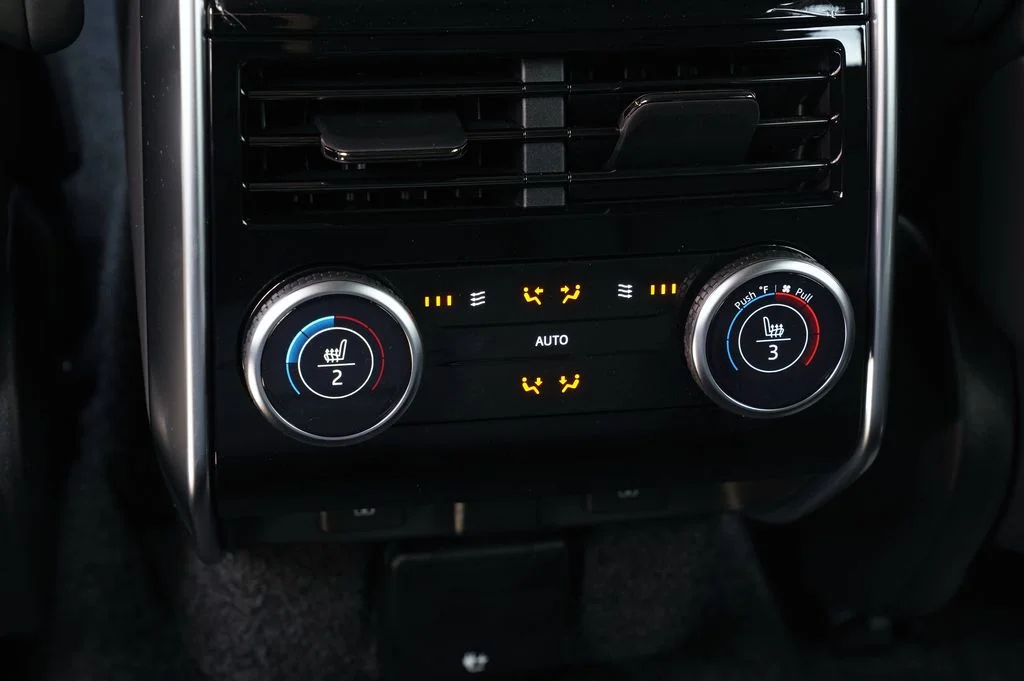 New 2026 Santorini Black Land Rover SE image 39