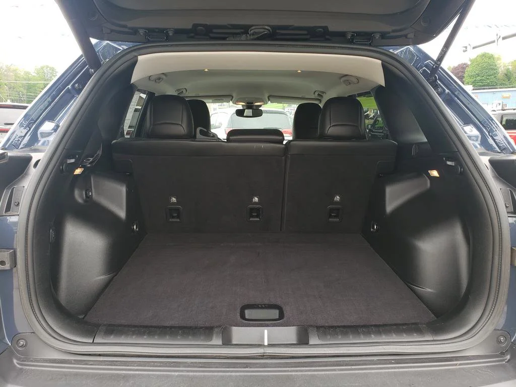 Certified Used 2021 Slate Blue Pearlcoat Jeep Latitude Lux image 5