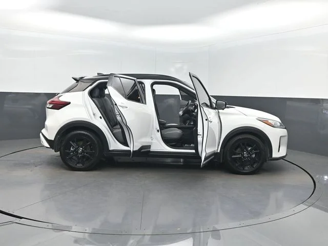Used 2023 White Nissan SR image 44