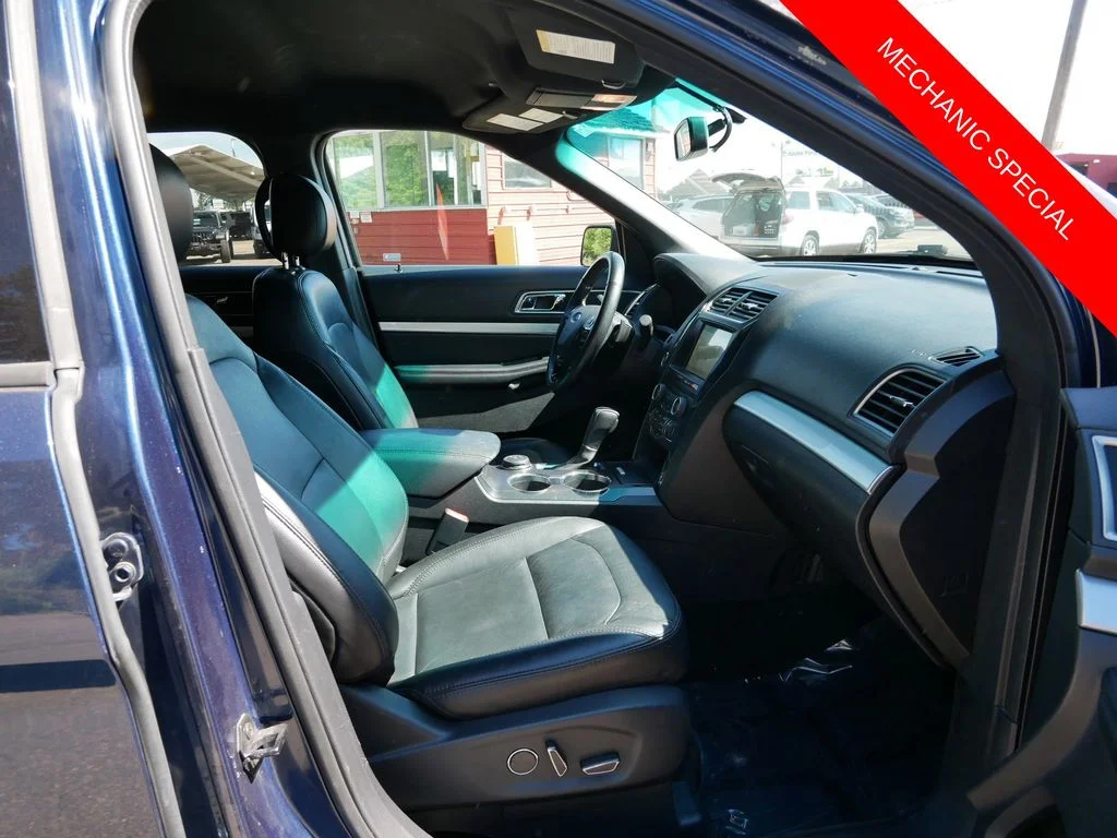 Used 2017 Blue Ford XLT image 7