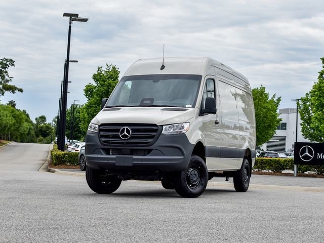 New 2026 Pebble Gray Mercedes-Benz Cargo 144 WB image 27