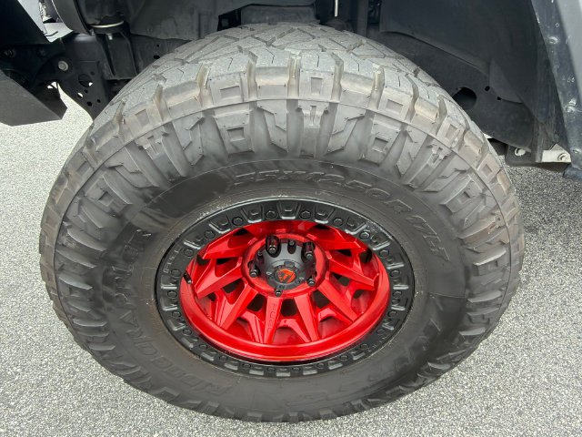 Used 2020 Silver Jeep Unlimited Sport Altitude image 11