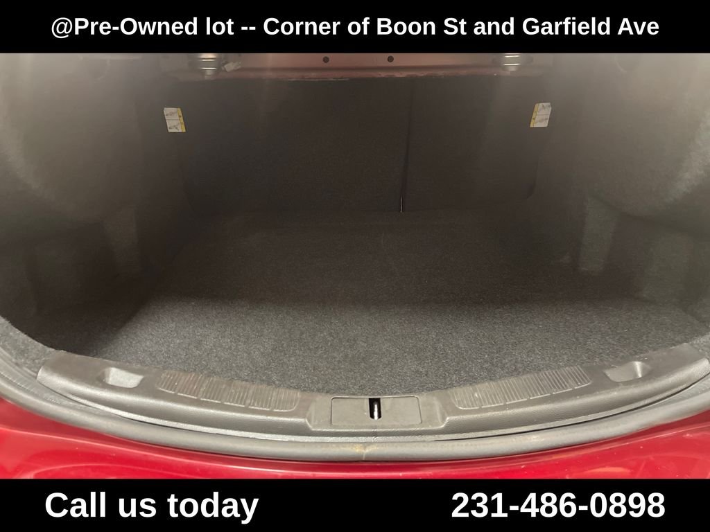 Used 2016 Red Ford SE image 27
