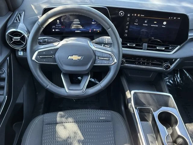 2025 Chevrolet Equinox LT - Photo 12