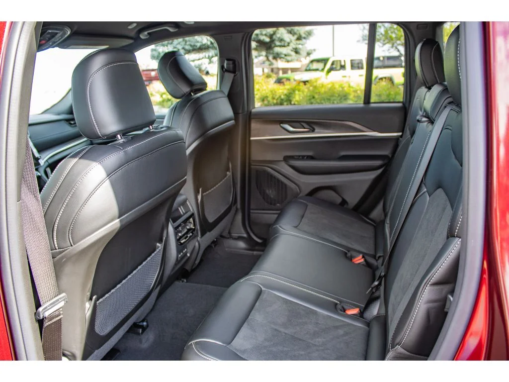 New 2026 Velvet Red Pearlcoat Jeep Laredo Altitude image 17