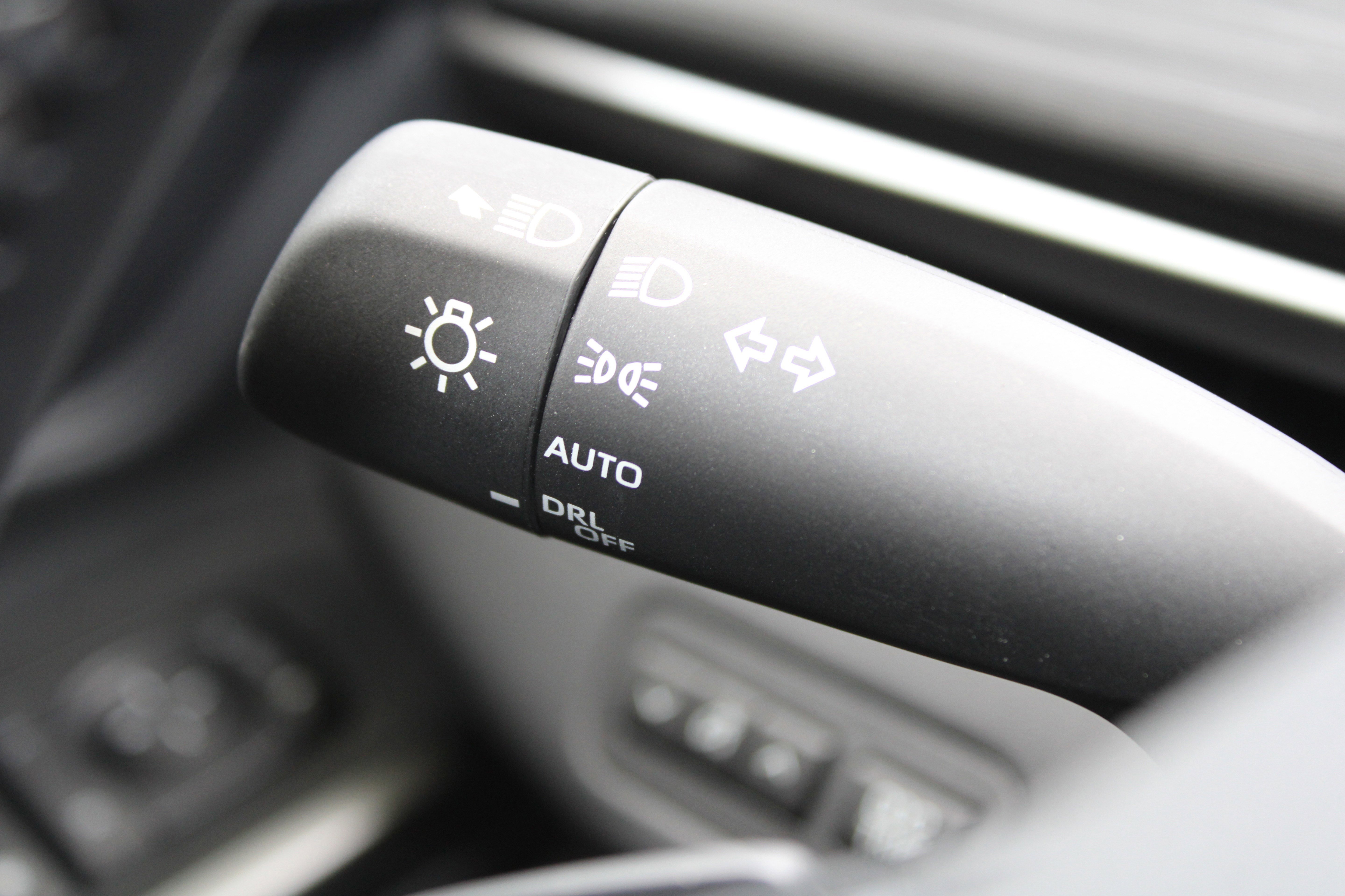 New 2026 Wind Chill Pearl <sup>1</sup> Toyota  SE image 39