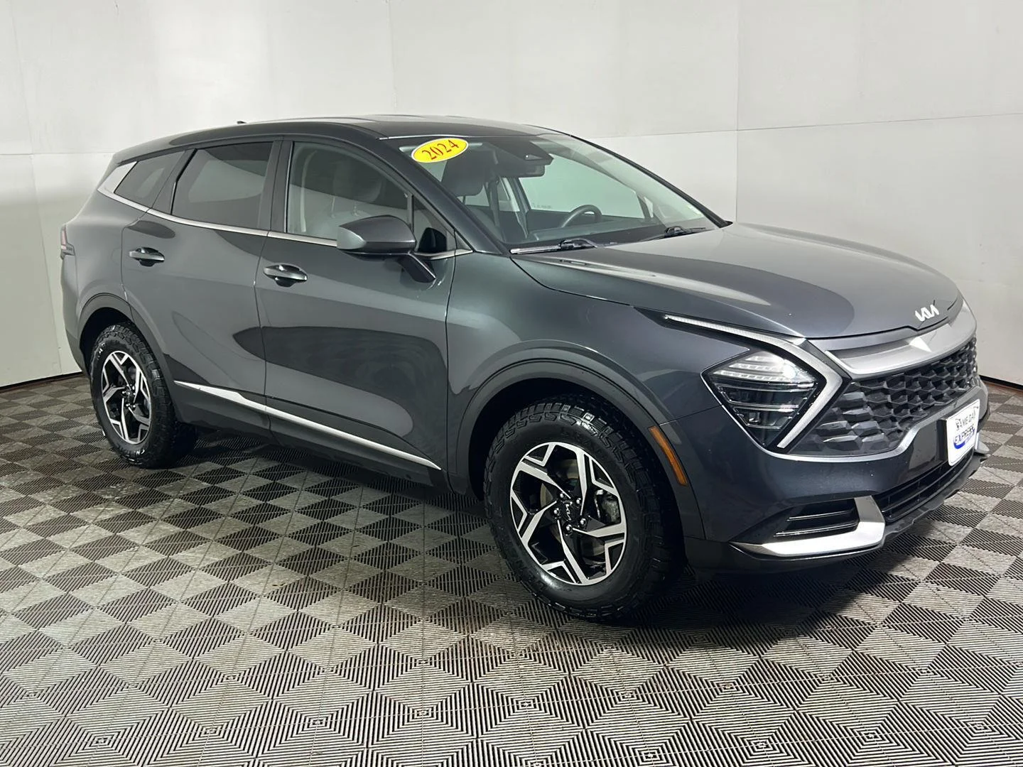 Used 2024 Gravity Gray Kia LX image 5