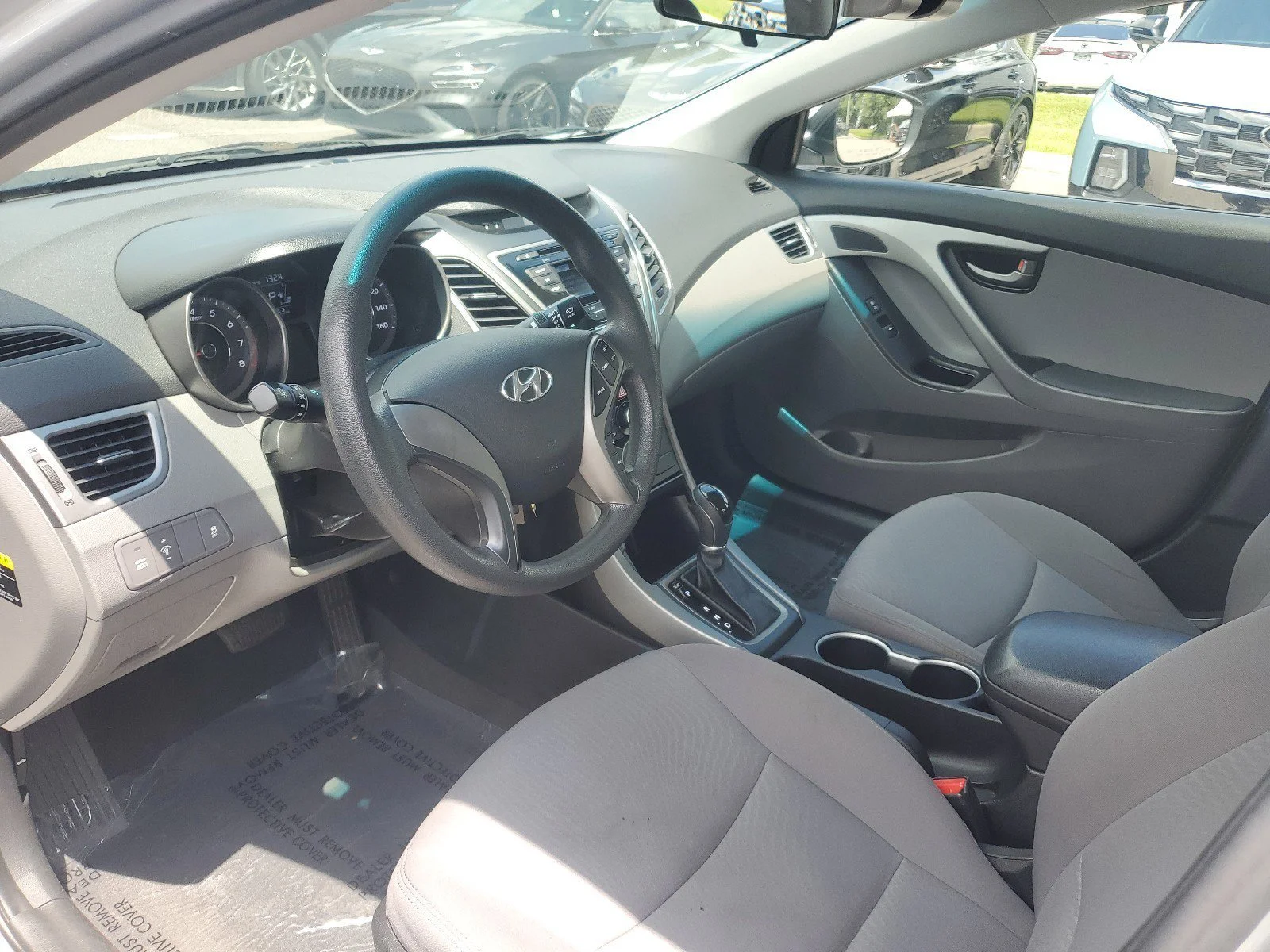 Used 2014 Radiant Silver Hyundai SE image 8