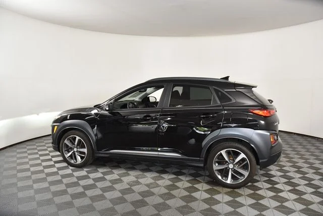 Used 2021 Black Hyundai Ultimate image 4