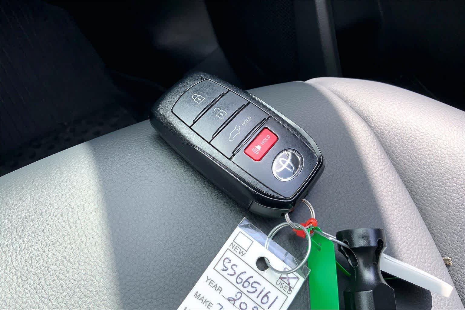 2025 Toyota Highlander XLE - Photo 15