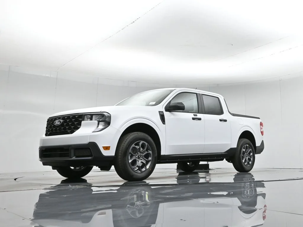 New 2026 Oxford White Ford XLT image 42