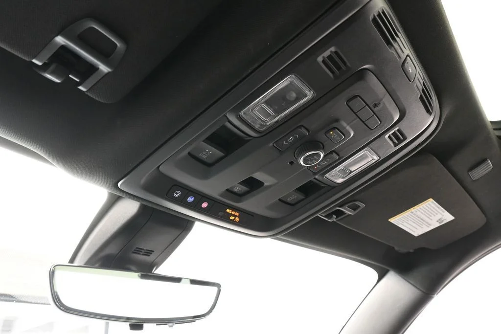 Used 2022 Onyx Black GMC Denali image 32