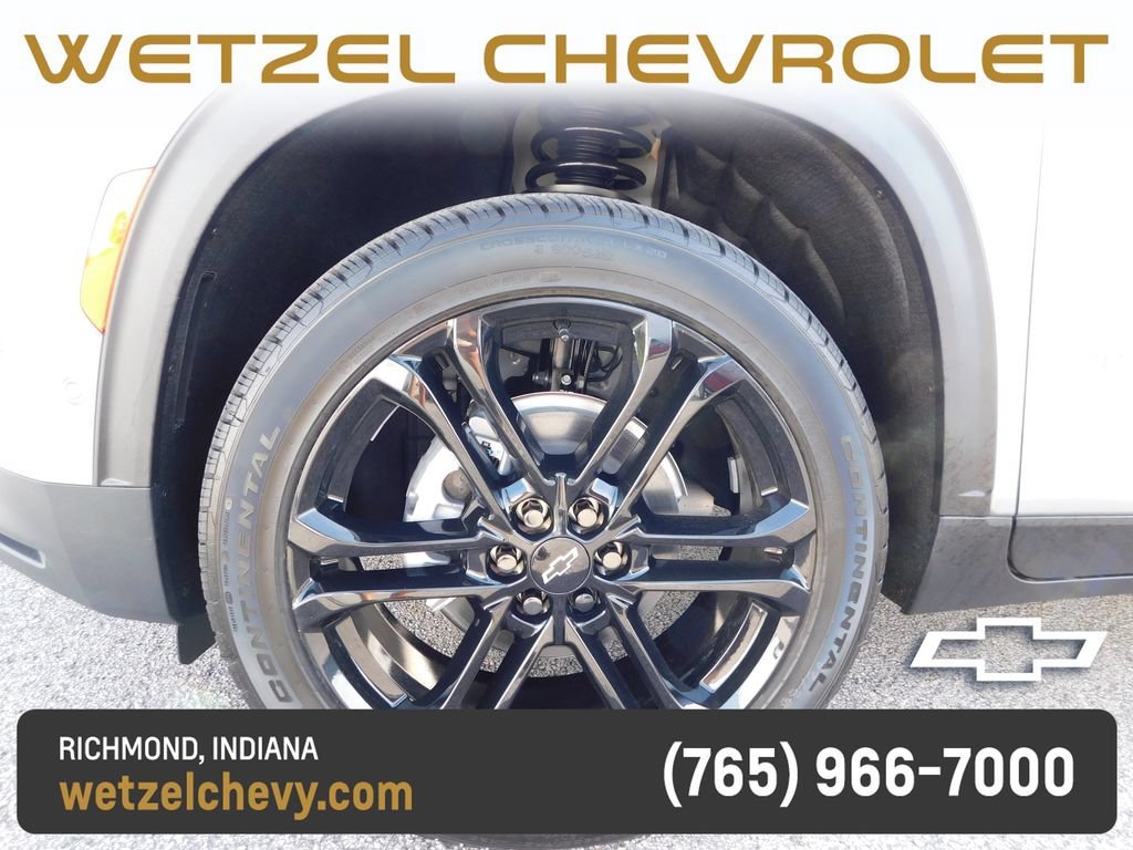 2027 Chevrolet Traverse LT - Photo 10