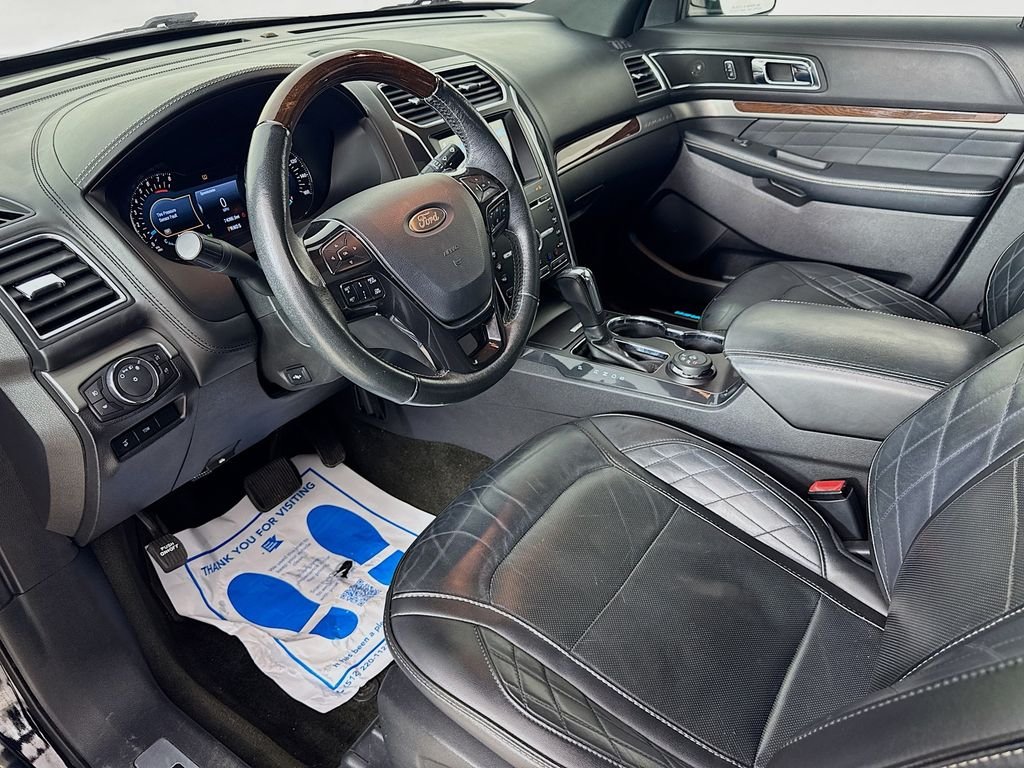 Used 2017 Shadow Black Ford Platinum image 10