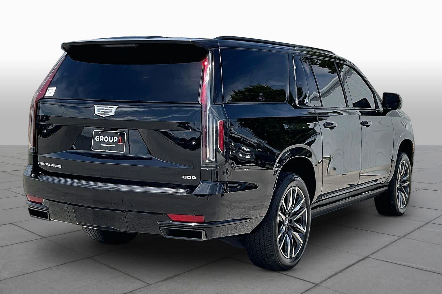 Used 2021 Black Raven Cadillac Sport Platinum image 13