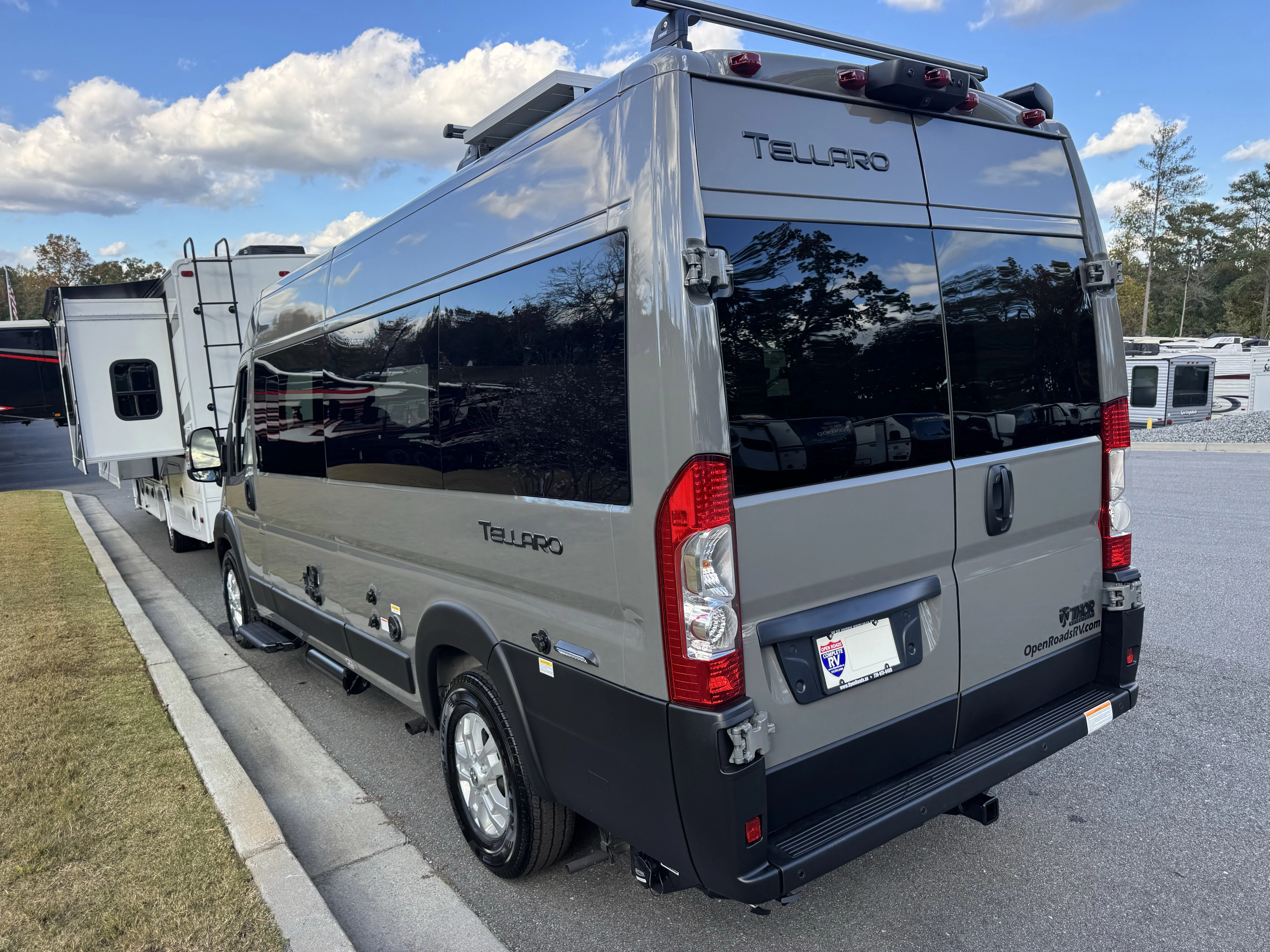 2025 RAM ProMaster Window Van Base - Photo 3