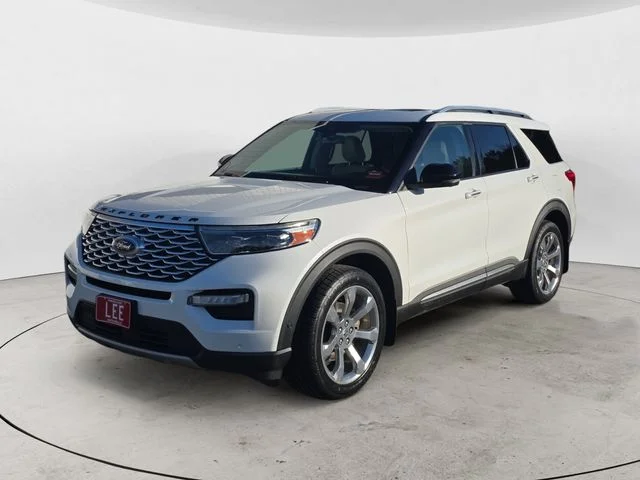 Used 2020 White Metallic Ford Platinum image 1
